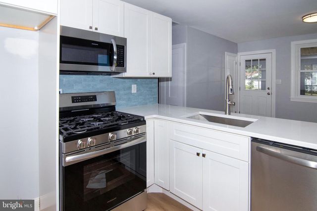 30 PINETREE DR, Villas, NJ 08251