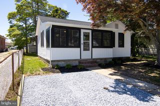 30 PINETREE DR, Villas, NJ 08251