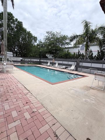 9990 NW 19th Pl 9990, Sunrise, FL 33322