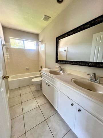 8223 Ryan Park Drive, Houston, TX 77095