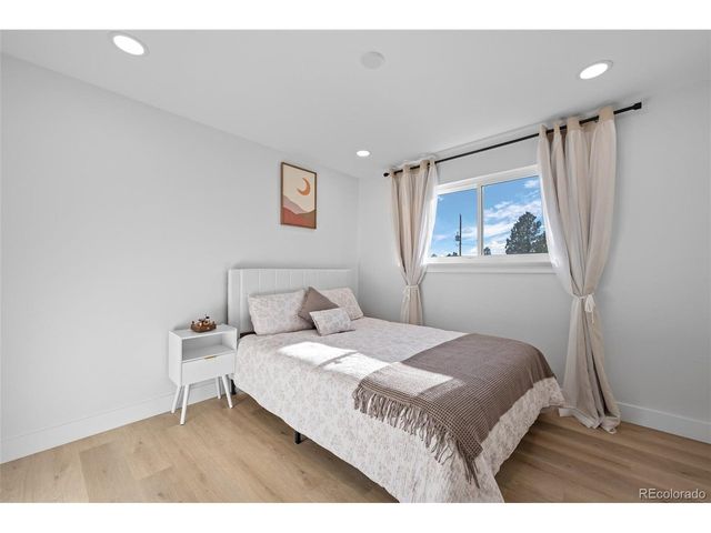 9232 N Surrey Dr, Castle Rock, CO 80108