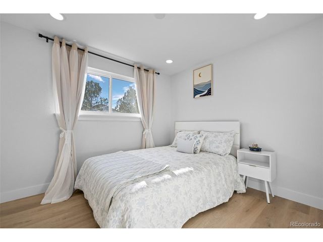 9232 N Surrey Dr, Castle Rock, CO 80108