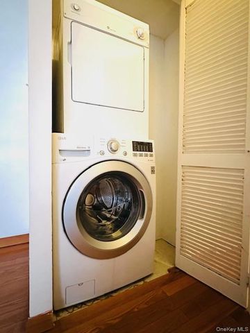 147-20 35 Avenue 2F, Flushing, NY 11354