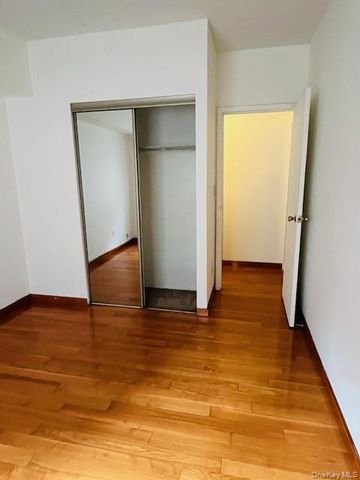 147-20 35 Avenue 2F, Flushing, NY 11354