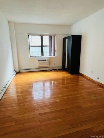 147-20 35 Avenue 2F, Flushing, NY 11354