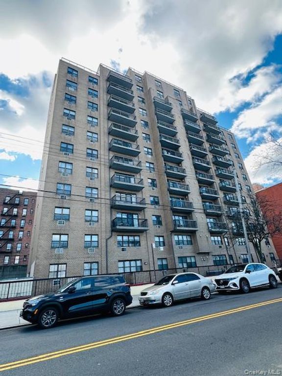 147-20 35 Avenue 2F, Flushing, NY 11354