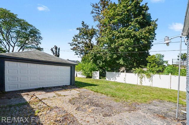 13945 Grandmont Avenue, Detroit, MI 48227