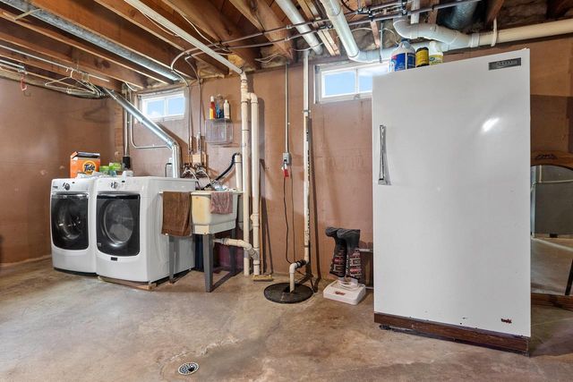 1768 NORTH ROAD, Ashwaubenon, WI 54313