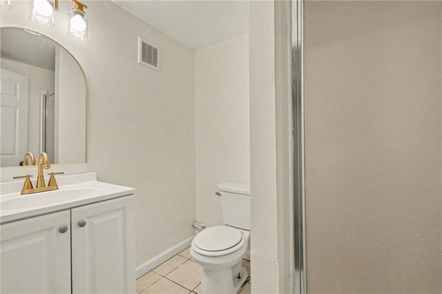 11218-11220 College Avenue, Kansas City, MO 64137