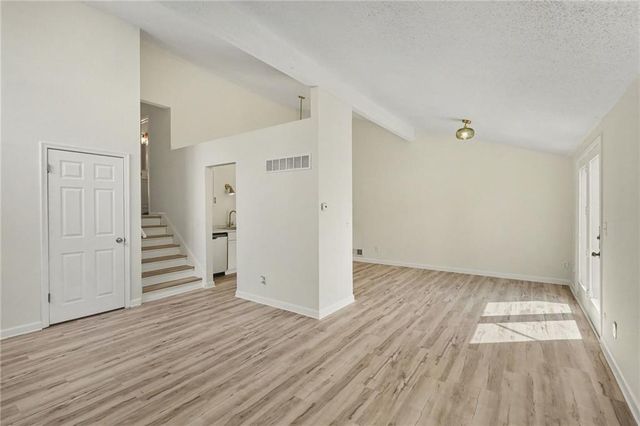 11218-11220 College Avenue, Kansas City, MO 64137