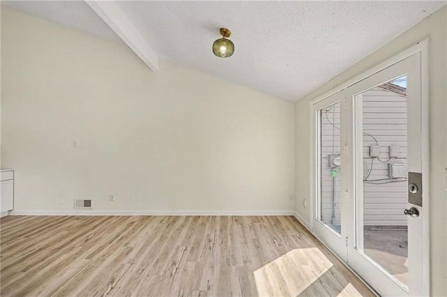 11218-11220 College Avenue, Kansas City, MO 64137