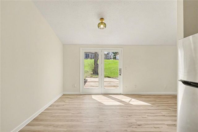 11218-11220 College Avenue, Kansas City, MO 64137