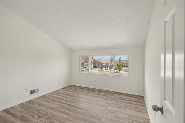 11218-11220 College Avenue, Kansas City, MO 64137