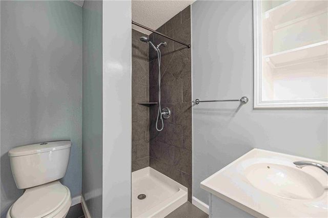 11218-11220 College Avenue, Kansas City, MO 64137