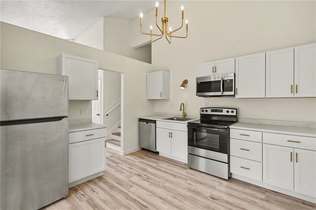 11218-11220 College Avenue, Kansas City, MO 64137