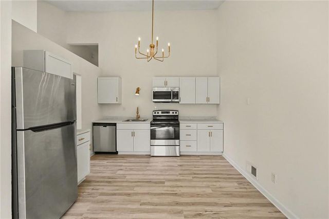 11218-11220 College Avenue, Kansas City, MO 64137