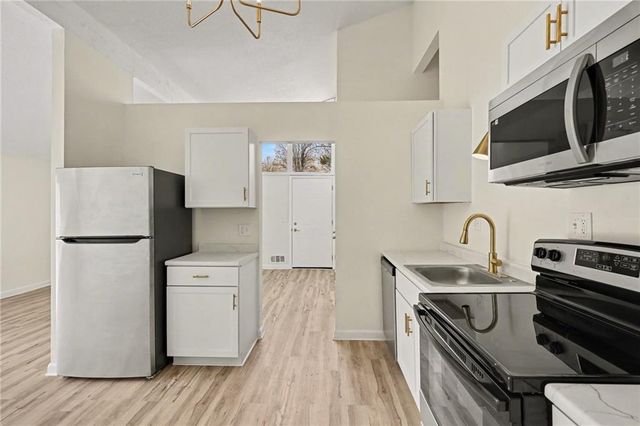 11218-11220 College Avenue, Kansas City, MO 64137