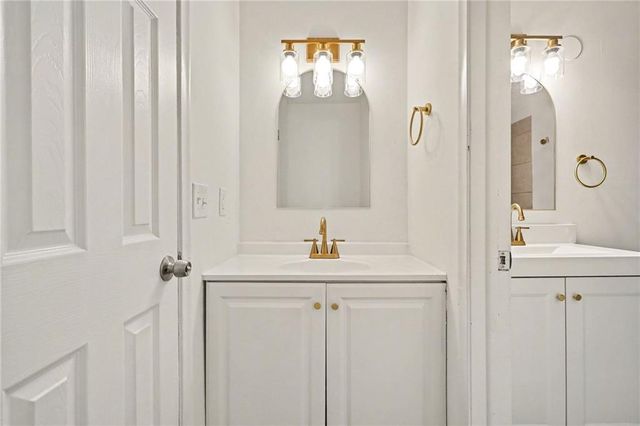 11218-11220 College Avenue, Kansas City, MO 64137