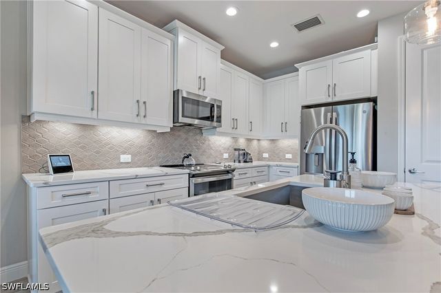 2555 Seychelles DR 407, Naples, FL 34112