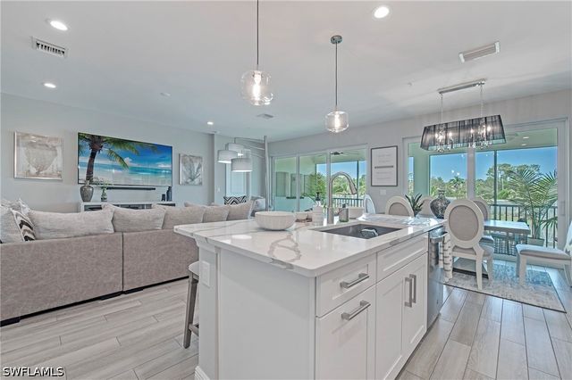 2555 Seychelles DR 407, Naples, FL 34112