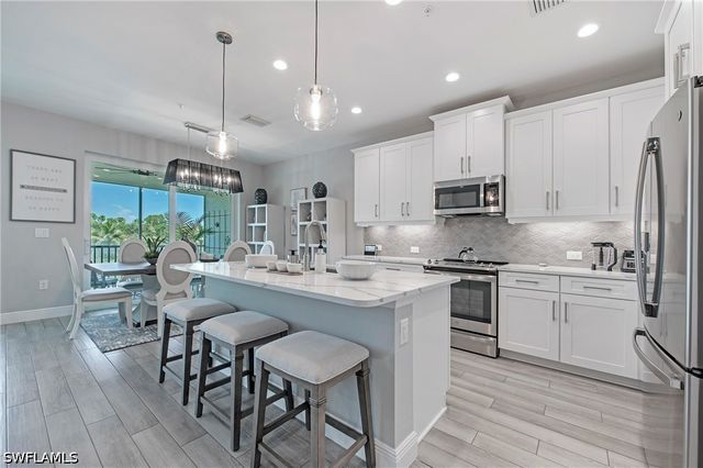 2555 Seychelles DR 407, Naples, FL 34112