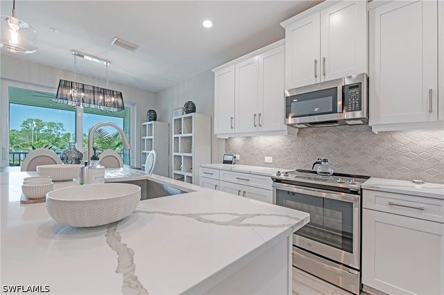 2555 Seychelles DR 407, Naples, FL 34112