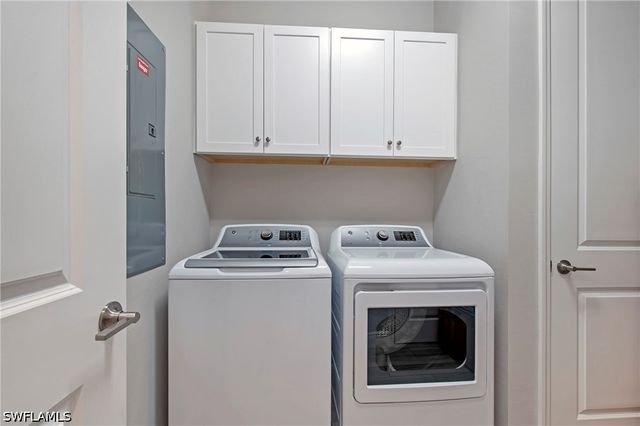 2555 Seychelles DR 407, Naples, FL 34112