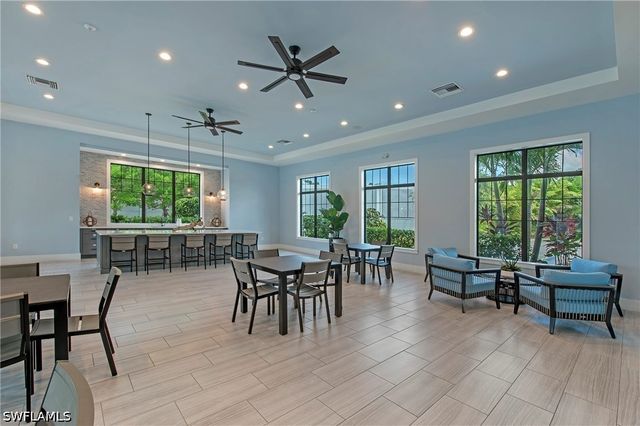2555 Seychelles DR 407, Naples, FL 34112