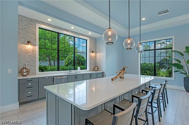 2555 Seychelles DR 407, Naples, FL 34112