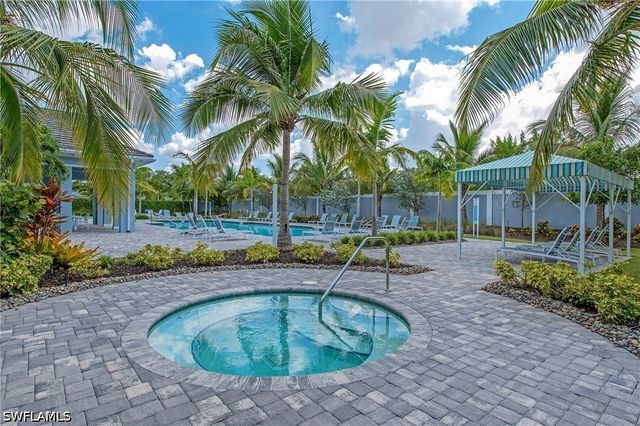 2555 Seychelles DR 407, Naples, FL 34112