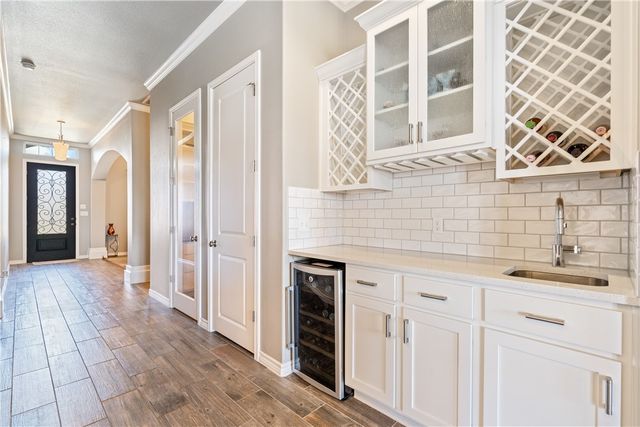 420 Gulfton Dr, Portland, TX 78374