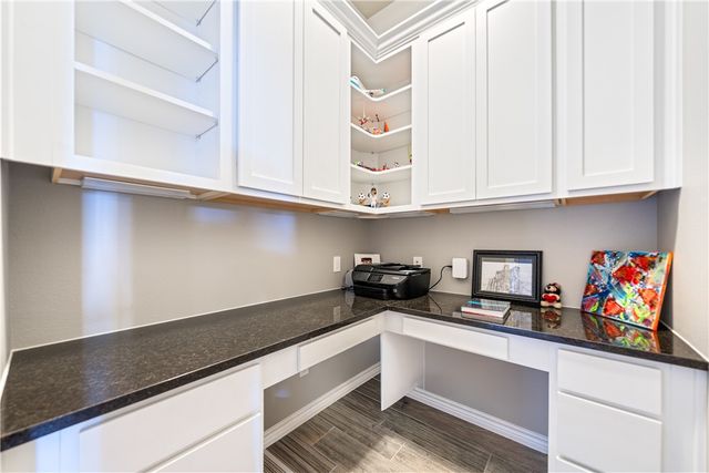 420 Gulfton Dr, Portland, TX 78374