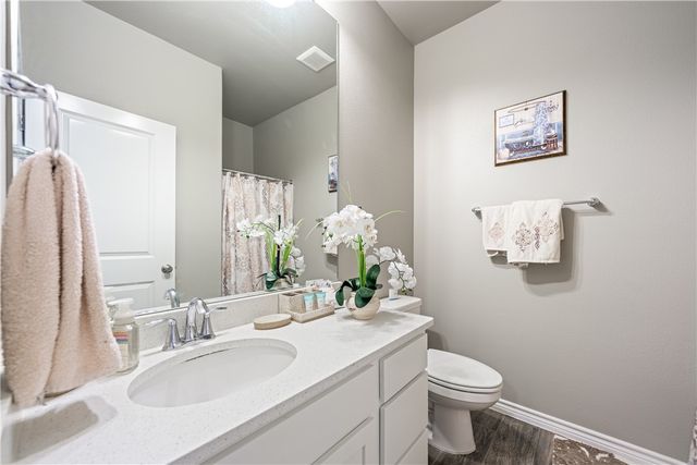 420 Gulfton Dr, Portland, TX 78374