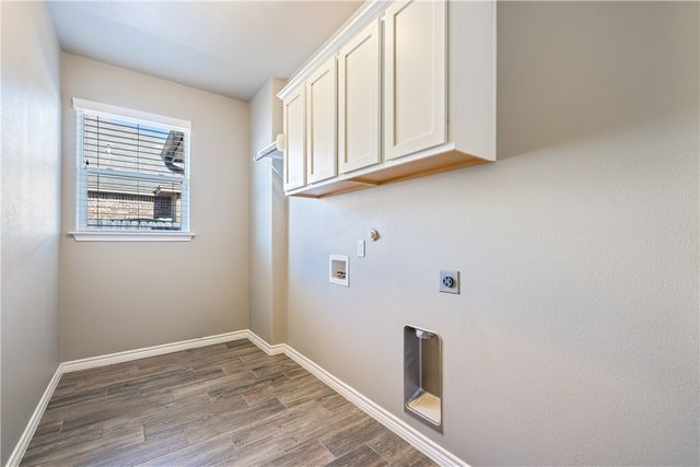 420 Gulfton Dr, Portland, TX 78374