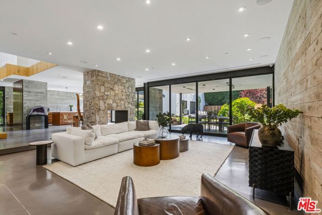 800 N Orlando Avenue, Los Angeles, CA 90069