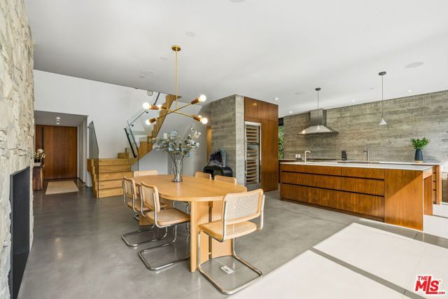 800 N Orlando Avenue, Los Angeles, CA 90069
