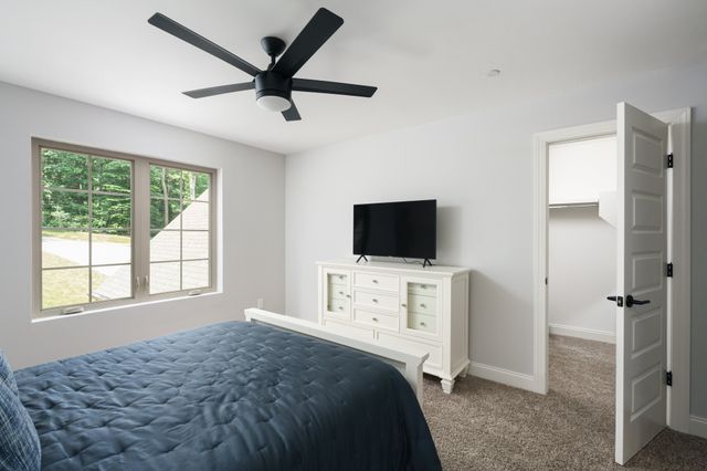 7567 Hallows Dr, Nashville, TN 37221