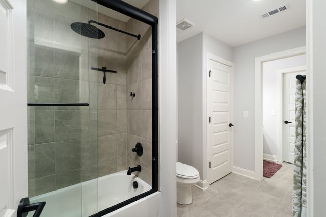 7567 Hallows Dr, Nashville, TN 37221