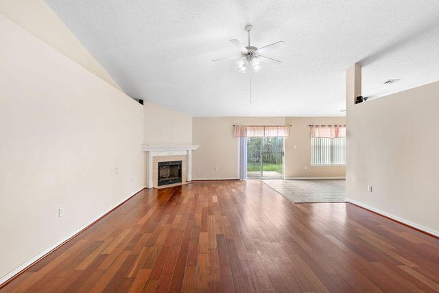 719 Majestic Prince Court, Crestview, FL 32539