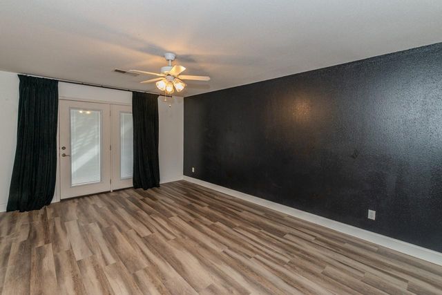 5975 Meadow Way, Beaumont, TX 77707