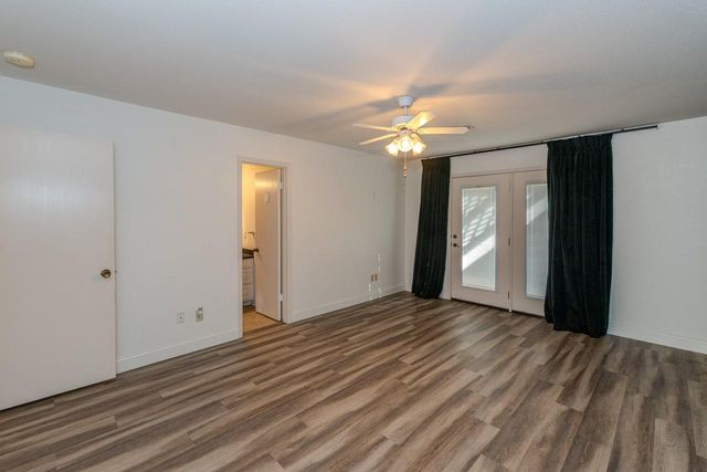 5975 Meadow Way, Beaumont, TX 77707