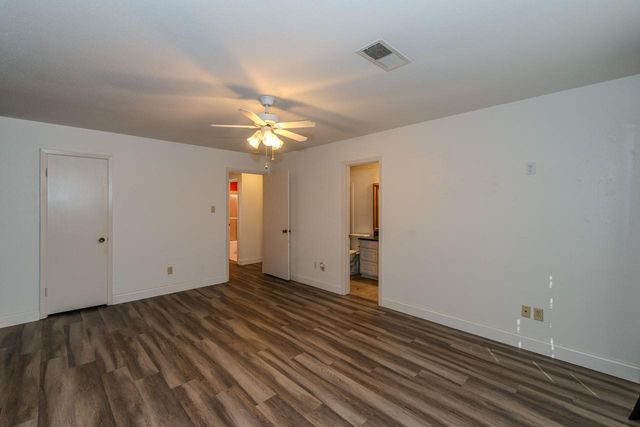 5975 Meadow Way, Beaumont, TX 77707