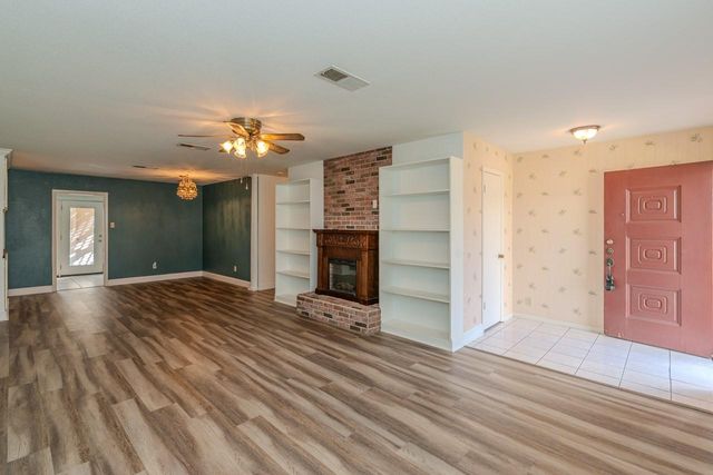 5975 Meadow Way, Beaumont, TX 77707