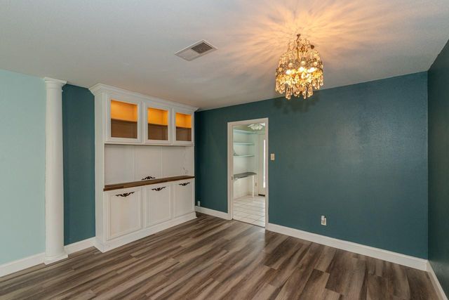 5975 Meadow Way, Beaumont, TX 77707