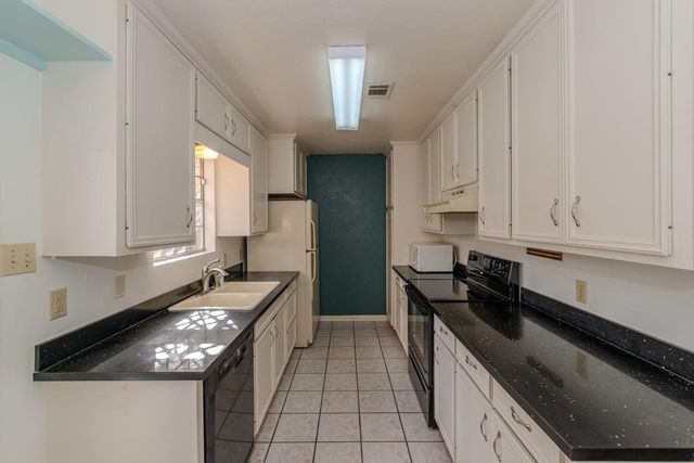 5975 Meadow Way, Beaumont, TX 77707