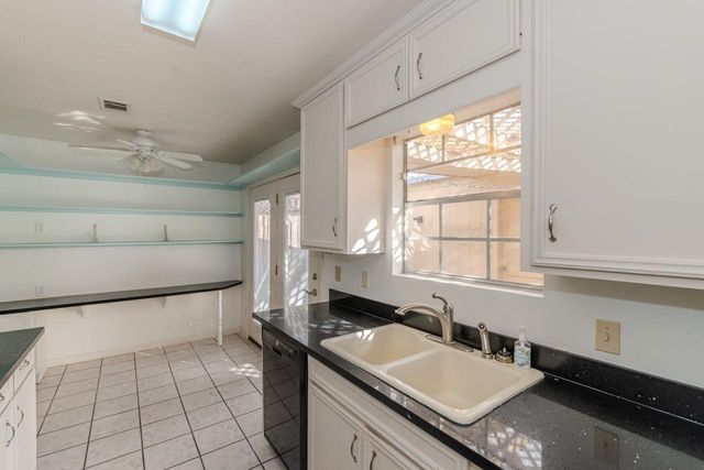 5975 Meadow Way, Beaumont, TX 77707