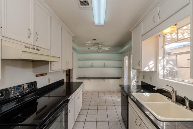 5975 Meadow Way, Beaumont, TX 77707