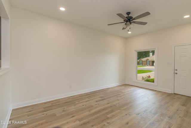 122 Pebble Beach Drive, Youngsville, LA 70592
