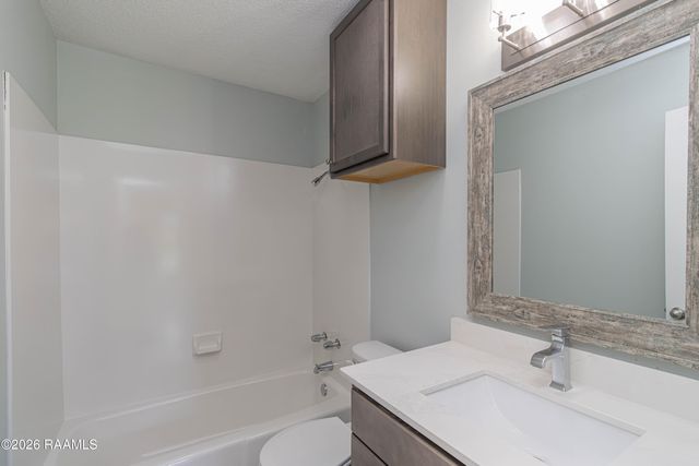 122 Pebble Beach Drive, Youngsville, LA 70592