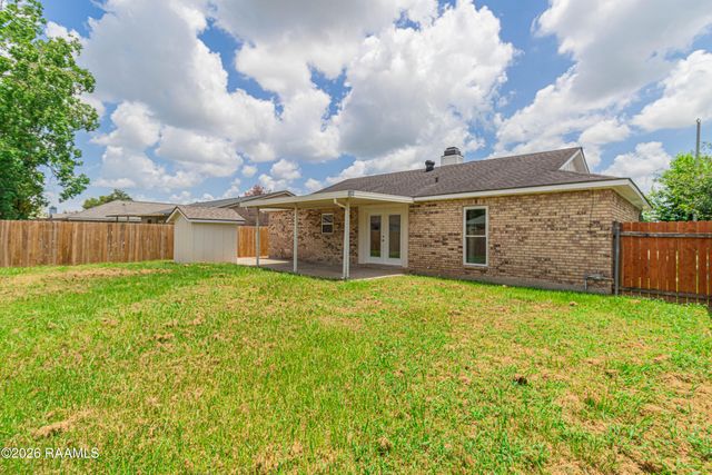 122 Pebble Beach Drive, Youngsville, LA 70592